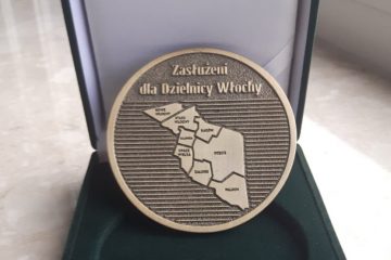 okolicznościowy medal z napisem Zasłużeni dla Dzielnicy Włochy